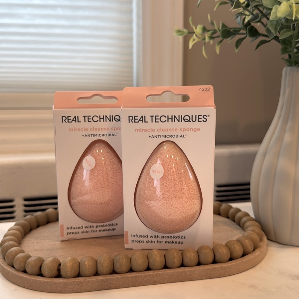 **NWT** Real Techniques Miracle Cleanse Sponge + Antimicrobial—SET OF 2